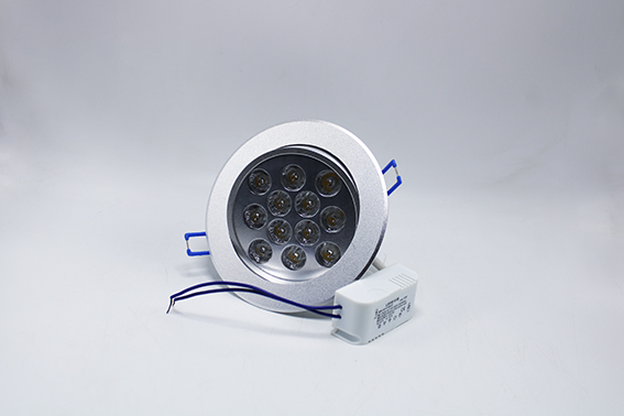 Ampoule led spot avec ballast 12W 220V 2700K ME01320