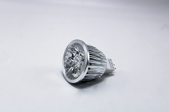 Ampoule led spot 5W 220V MR16 2700K ME01330