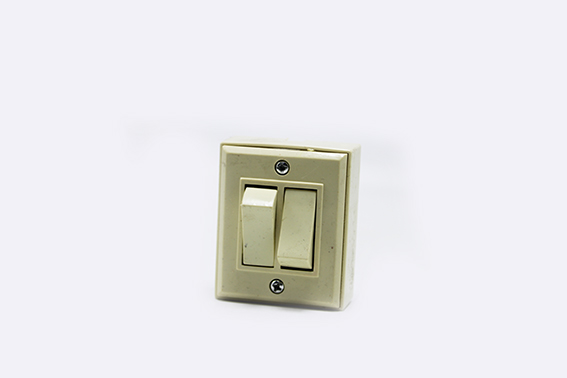 Double interrupteur apparent va & vient blanc 5082/20 MZ18804
